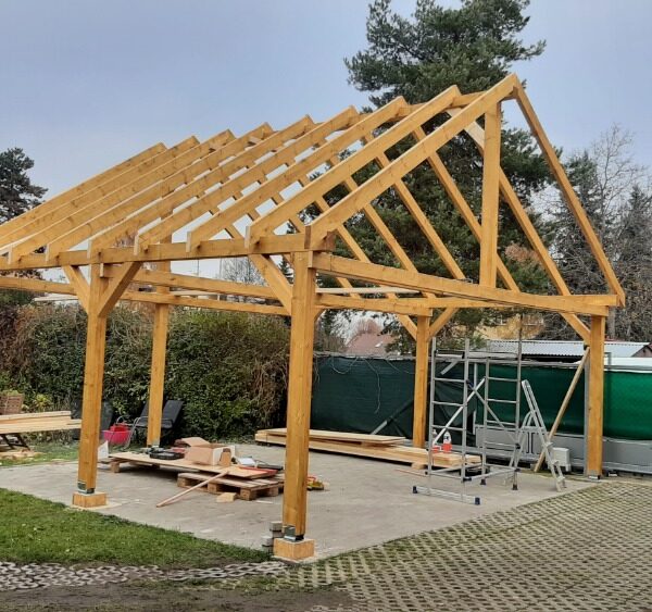 Přístřešek pro dvě auta do rozměru 6 x 6 m
